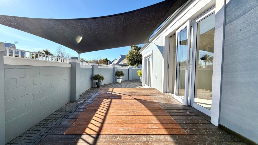 2 Bedroom Property for Sale in Paradyskloof Western Cape